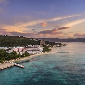 Grand Decameron Cornwall Beach, A Trademark **** Montego Bay
